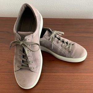 Ecco Soft Vegan Suede sneaker